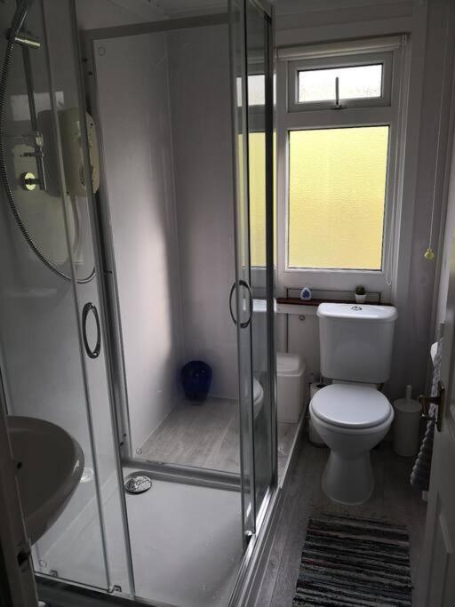 Hodgeston 'Le Chalet Ii' Free Unlimited Wifi 2 Bed Chalet House מראה חיצוני תמונה